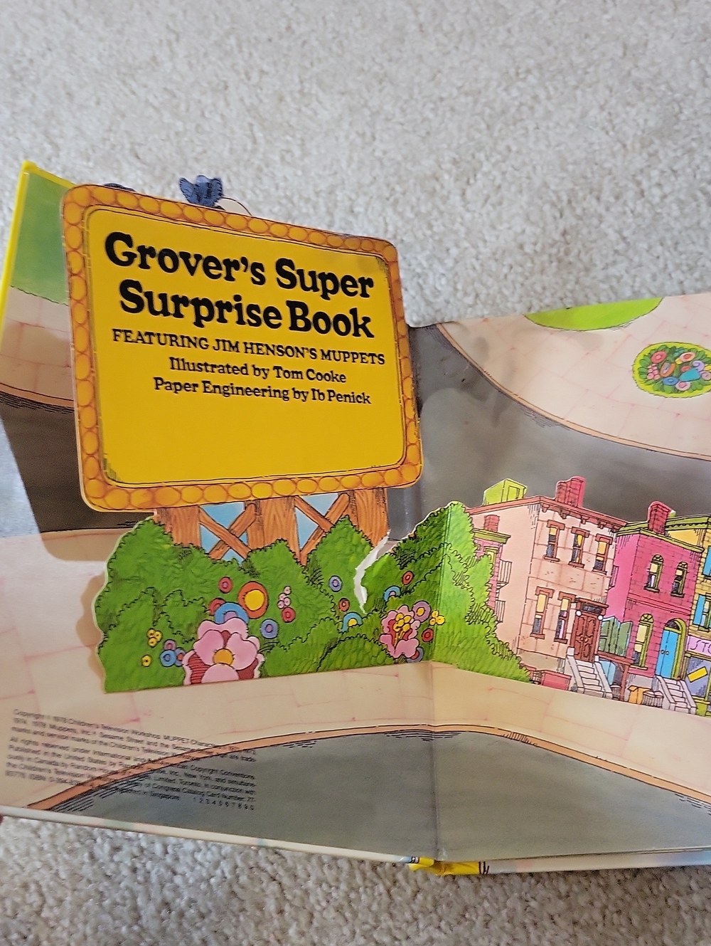 FREE W ANY PURCHASE! Sesame Street Colorful Kids Book - Picture 2 of 16